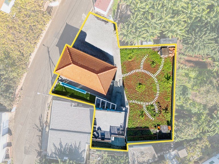 Villa for Sale in Ponta Do Sol, Ilha Da Madeira, Portugal 3