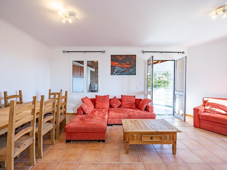 Villa for Sale in Ponta Do Sol, Ilha Da Madeira, Portugal 3