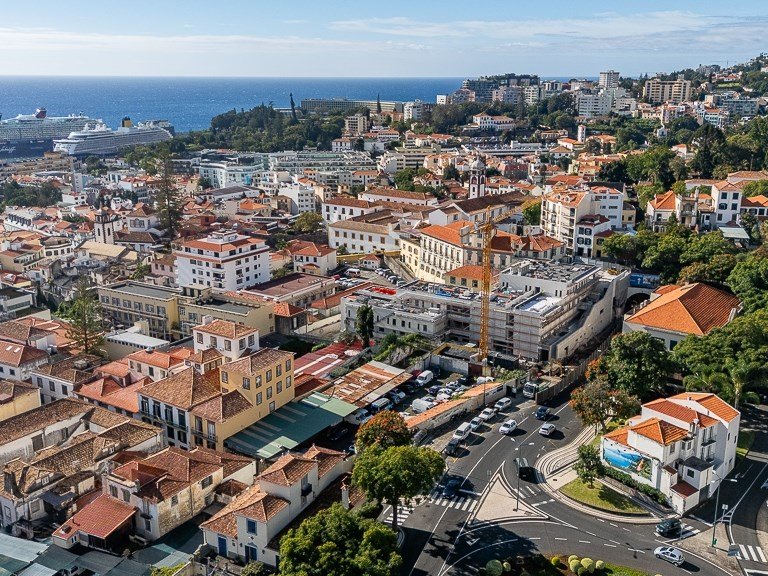 Villa for Sale in Funchal, Ilha Da Madeira, Portugal 6