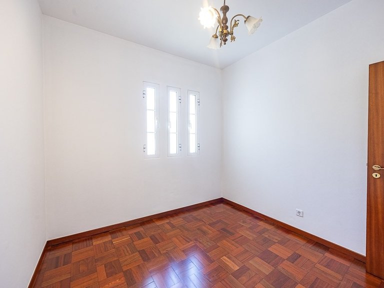 Villa for Sale in Funchal, Ilha Da Madeira, Portugal 16