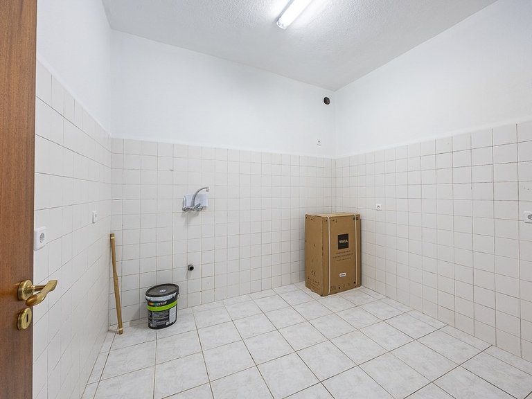 Villa for Sale in Funchal, Ilha Da Madeira, Portugal 12