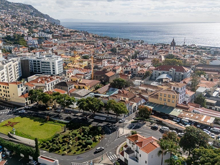 Villa for Sale in Funchal, Ilha Da Madeira, Portugal 7