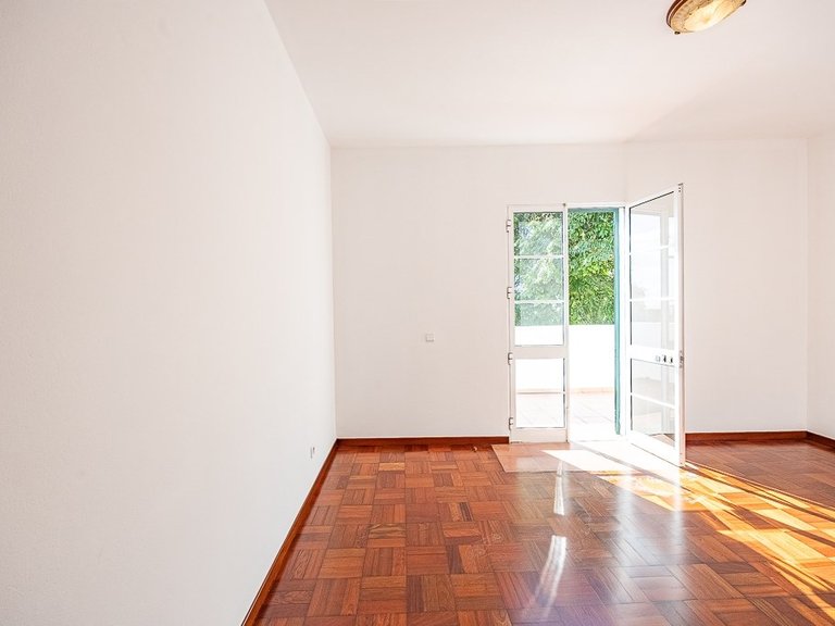 Villa for Sale in Funchal, Ilha Da Madeira, Portugal 17