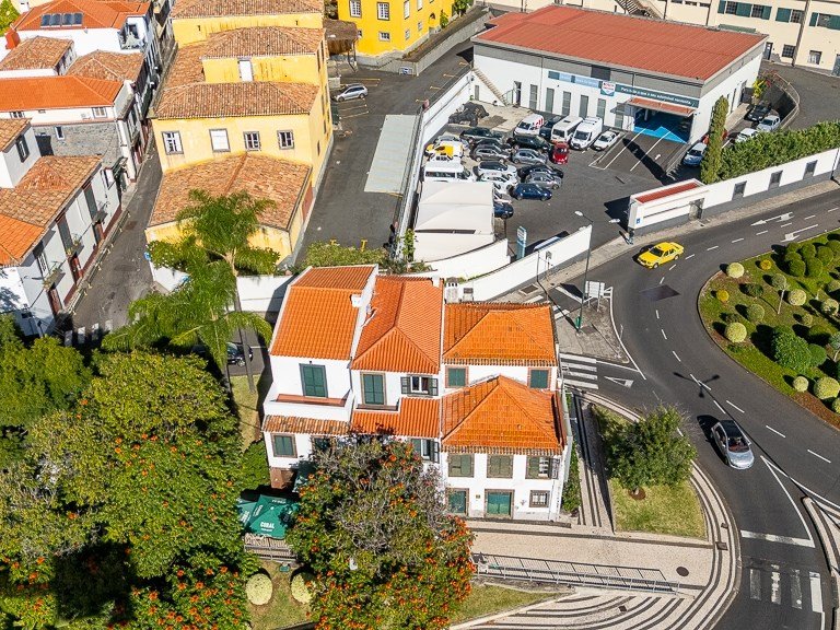 Villa for Sale in Funchal, Ilha Da Madeira, Portugal 8