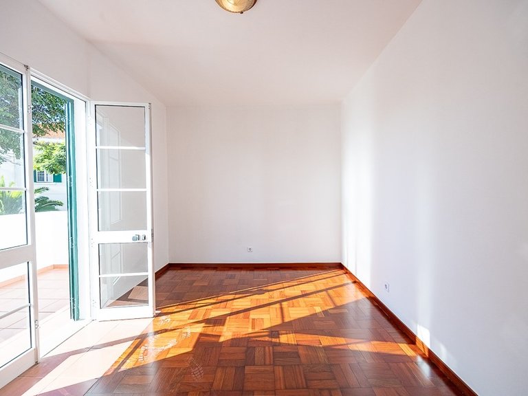 Villa for Sale in Funchal, Ilha Da Madeira, Portugal 18