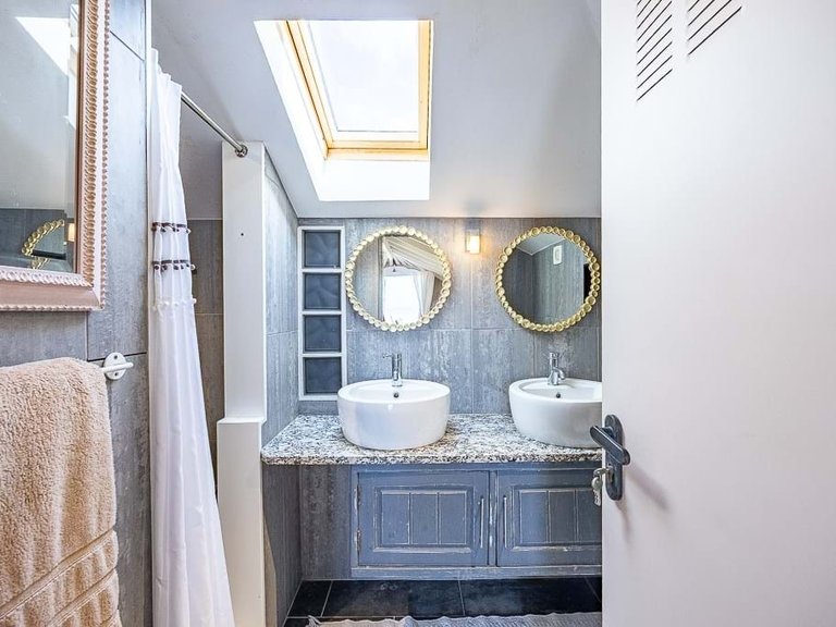 Villa for Sale in Calheta, Ilha Da Madeira, Portugal 17