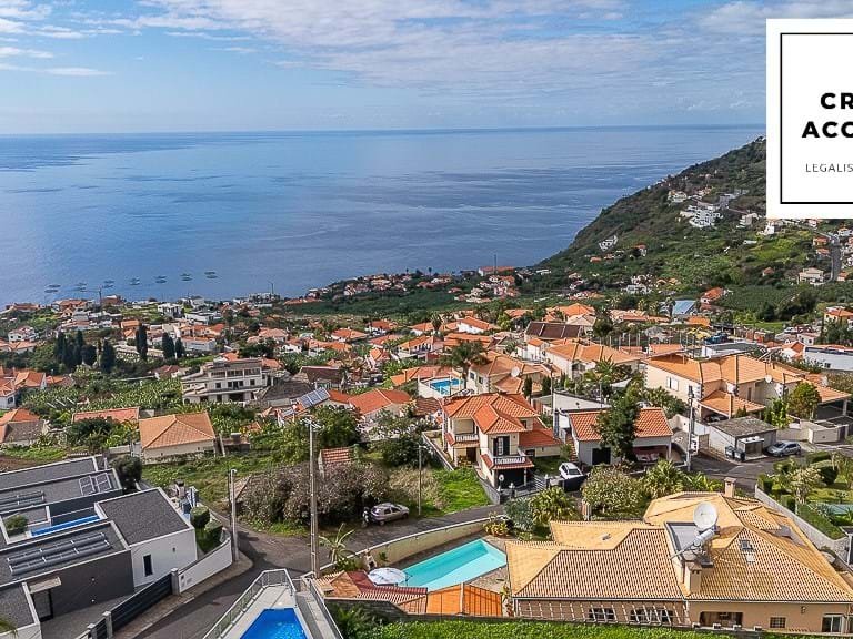 Villa for Sale in Calheta, Ilha Da Madeira, Portugal 1