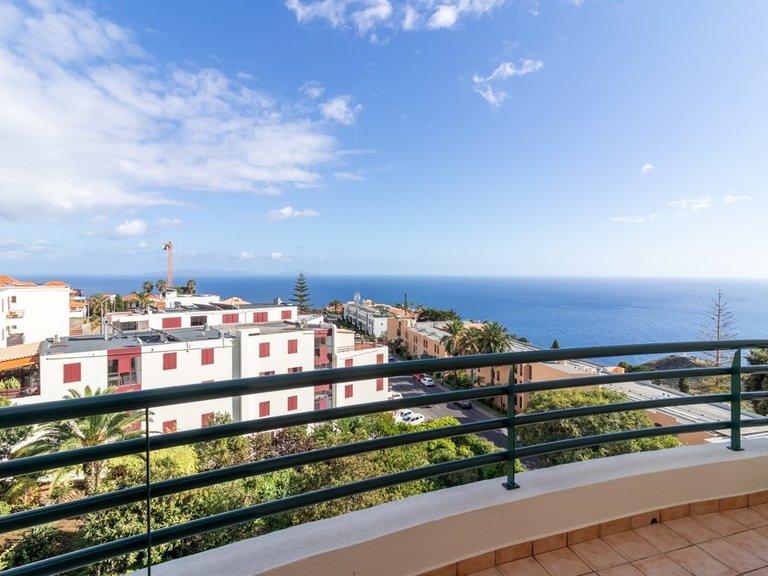 Apartment for Sale in Santa Cruz, Ilha Da Madeira, Portugal 18