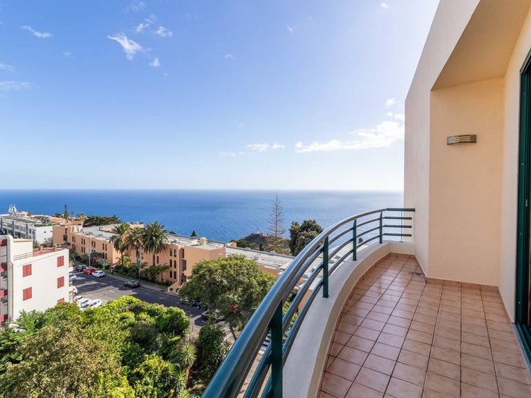 Apartment for Sale in Santa Cruz, Ilha Da Madeira, Portugal 17