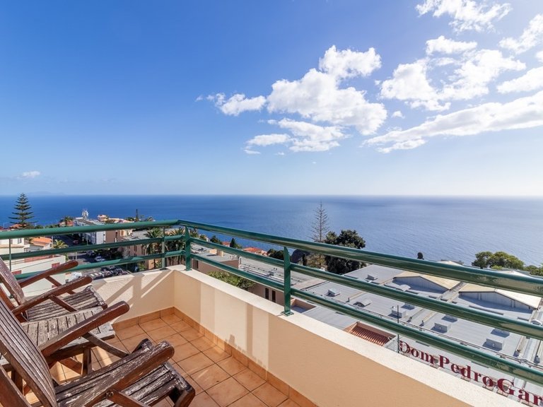 Apartment for Sale in Santa Cruz, Ilha Da Madeira, Portugal 2