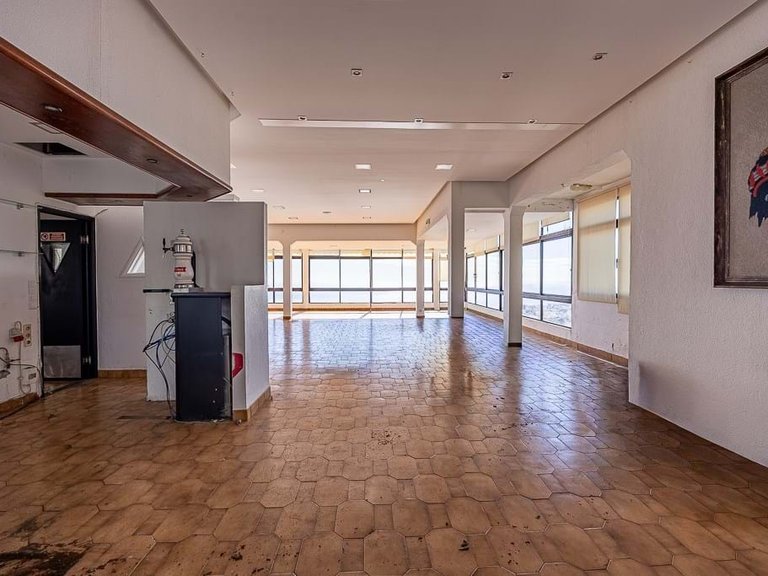 Villa for Sale in Funchal, Ilha Da Madeira, Portugal 5