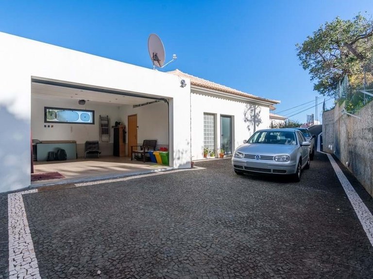 Villa for Sale in Santa Cruz, Ilha Da Madeira, Portugal 32