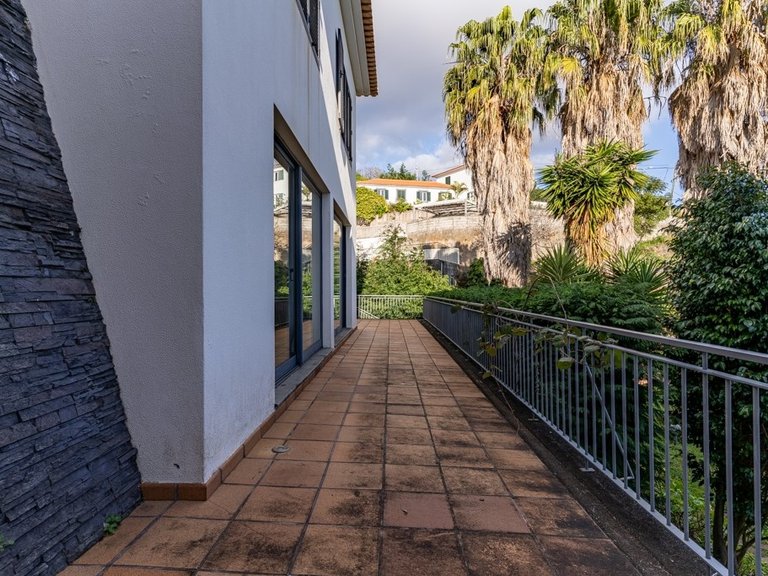 Villa for Sale in Santa Cruz, Ilha Da Madeira, Portugal 21