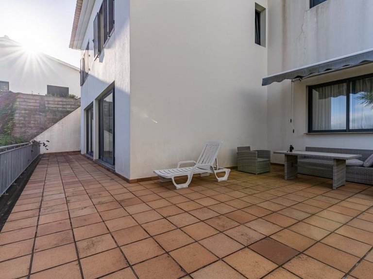 Villa for Sale in Santa Cruz, Ilha Da Madeira, Portugal 7