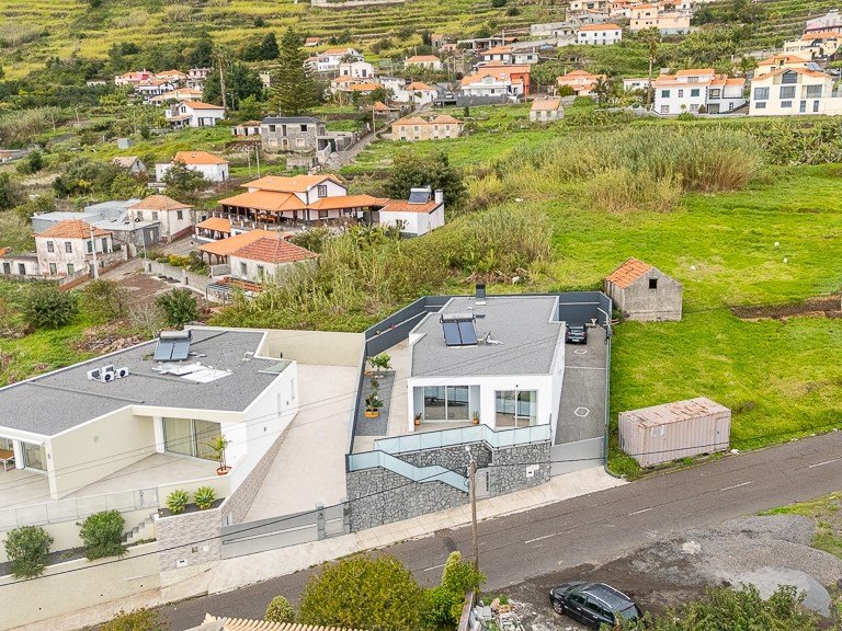 Villa for Sale in Calheta, Ilha Da Madeira, Portugal 34