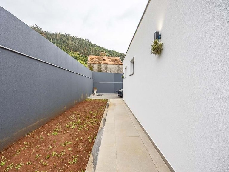 Villa for Sale in Calheta, Ilha Da Madeira, Portugal 30