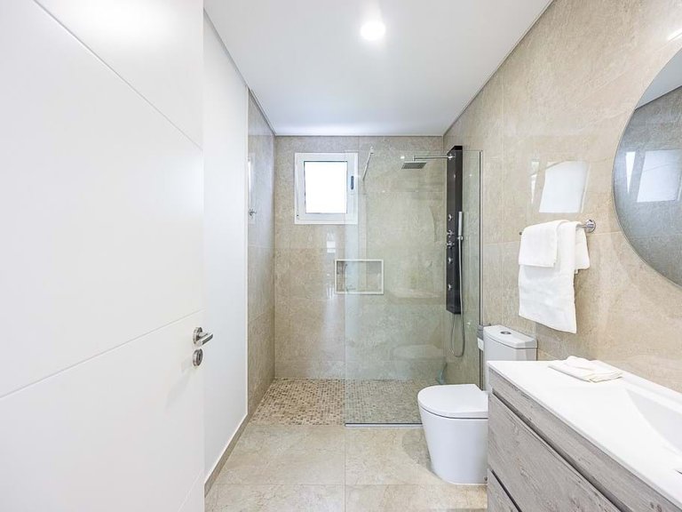 Villa for Sale in Calheta, Ilha Da Madeira, Portugal 13