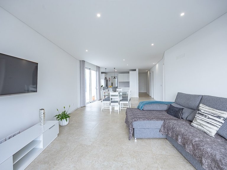 Villa for Sale in Calheta, Ilha Da Madeira, Portugal 9
