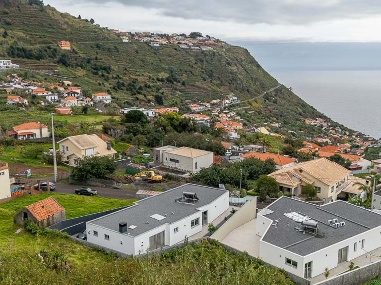 Villa for Sale in Calheta, Ilha Da Madeira, Portugal 37
