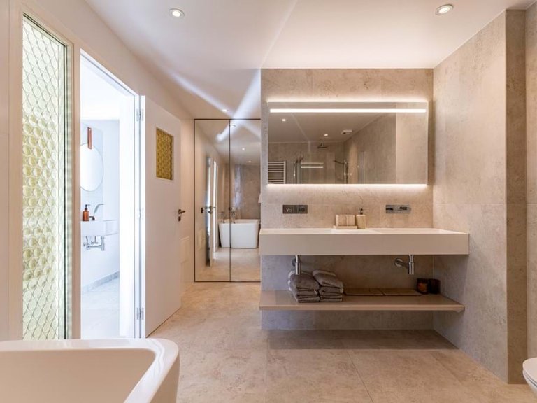 Villa for Sale in Funchal, Ilha Da Madeira, Portugal 5