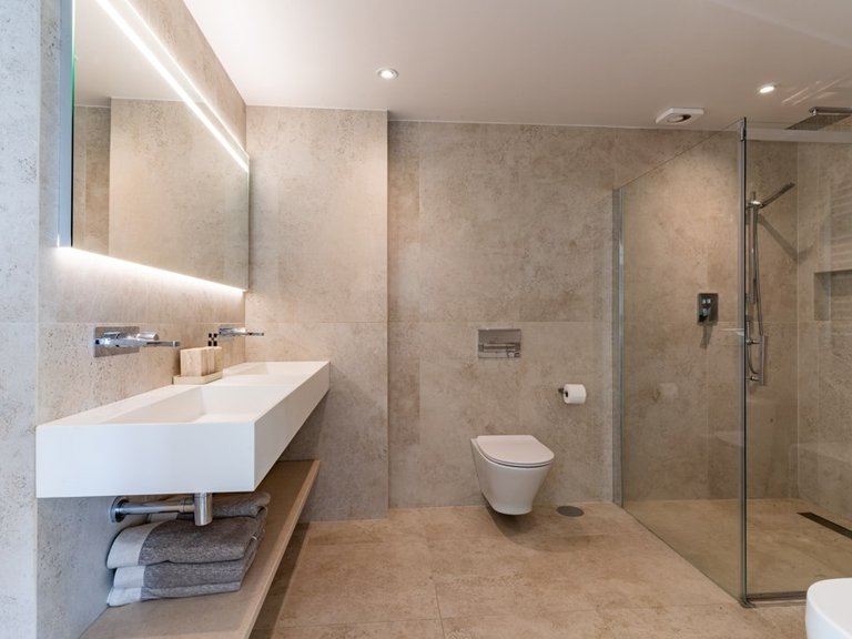 Villa for Sale in Funchal, Ilha Da Madeira, Portugal 13