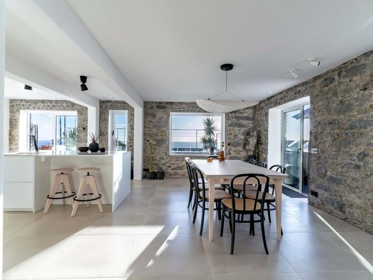 Villa for Sale in Funchal, Ilha Da Madeira, Portugal 9
