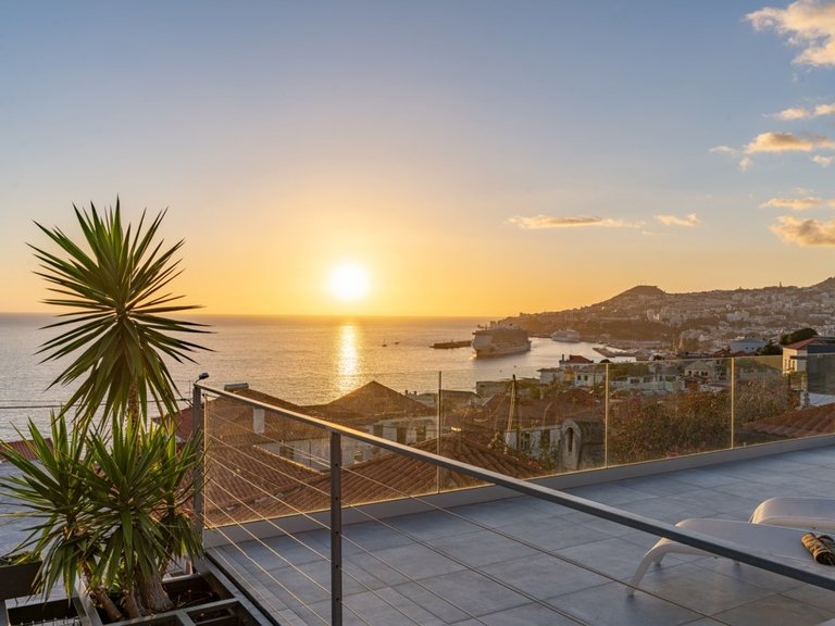 Villa for Sale in Funchal, Ilha Da Madeira, Portugal 15