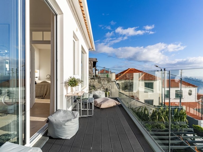 Villa for Sale in Funchal, Ilha Da Madeira, Portugal 4