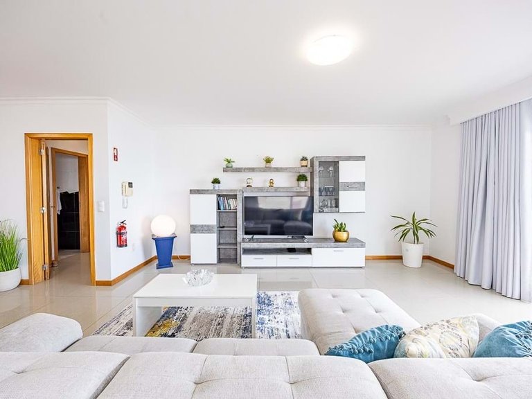 Villa for Sale in Calheta, Ilha Da Madeira, Portugal 6