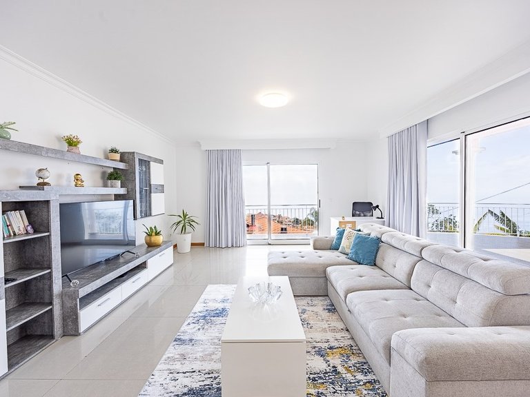 Villa for Sale in Calheta, Ilha Da Madeira, Portugal 4