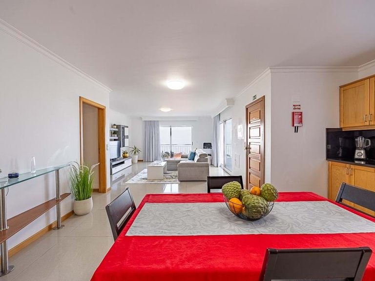 Villa for Sale in Calheta, Ilha Da Madeira, Portugal 11