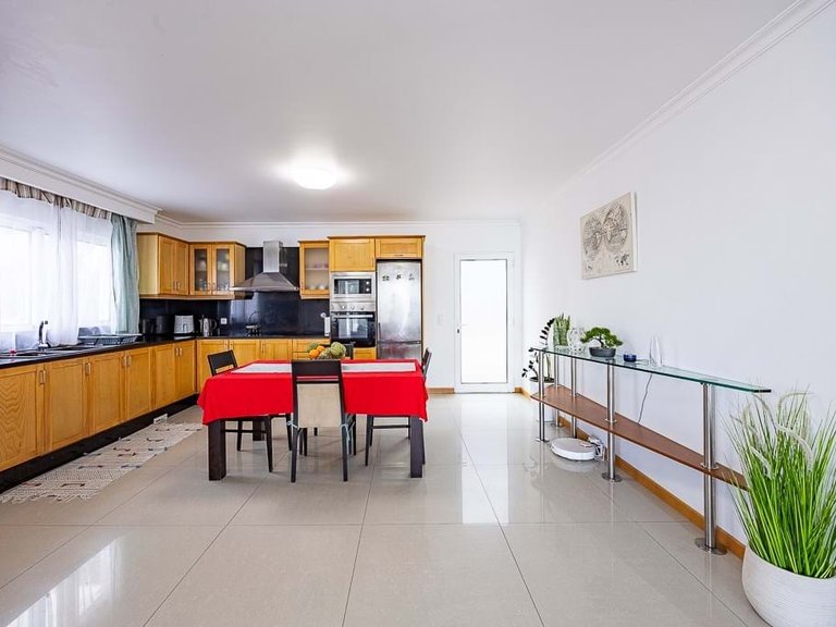 Villa for Sale in Calheta, Ilha Da Madeira, Portugal 8