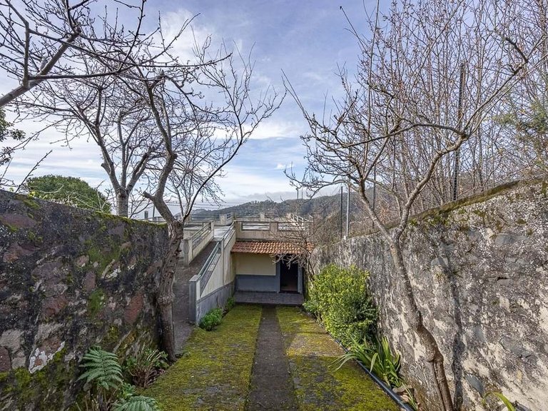 Villa for Sale in Câmara De Lobos, Ilha Da Madeira, Portugal 12