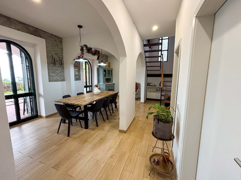 Villa for Sale in Funchal, Ilha Da Madeira, Portugal 5