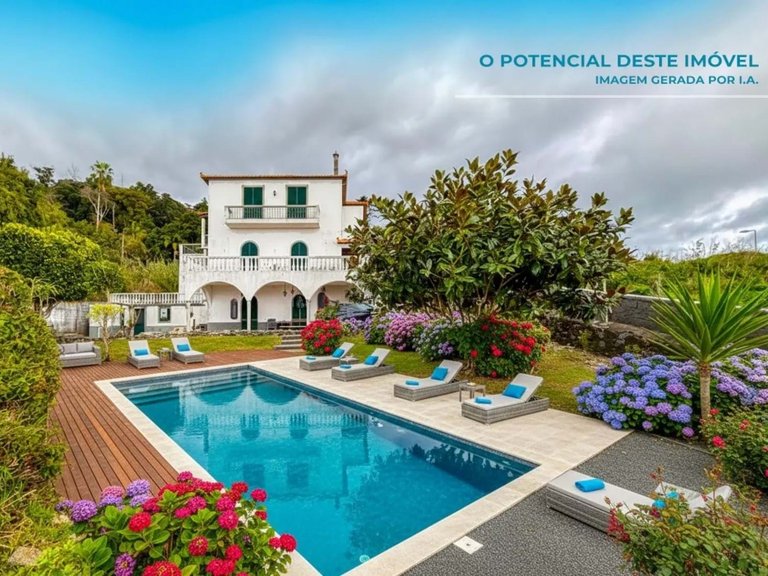Villa for Sale in Funchal, Ilha Da Madeira, Portugal 2