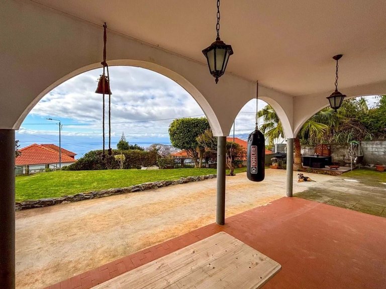 Villa for Sale in Funchal, Ilha Da Madeira, Portugal 4