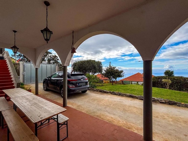 Villa for Sale in Funchal, Ilha Da Madeira, Portugal 3