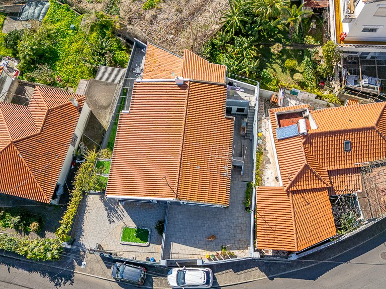 Villa for Sale in Funchal, Ilha Da Madeira, Portugal 24