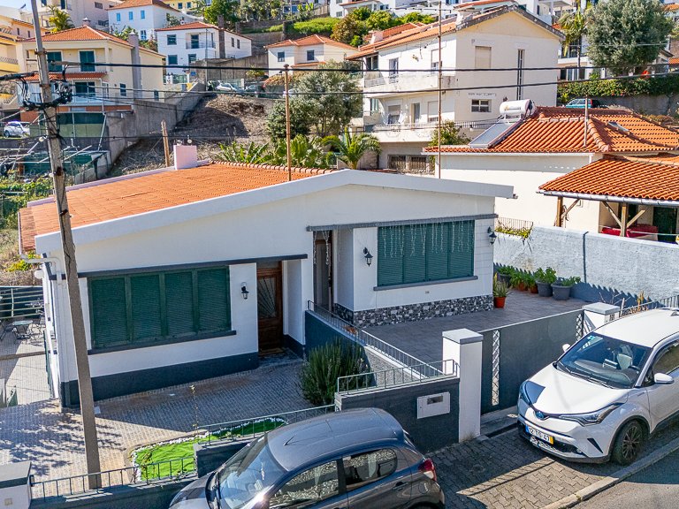 Villa for Sale in Funchal, Ilha Da Madeira, Portugal 29