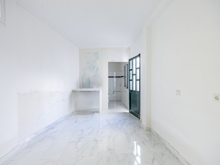 Villa for Sale in Funchal, Ilha Da Madeira, Portugal 8