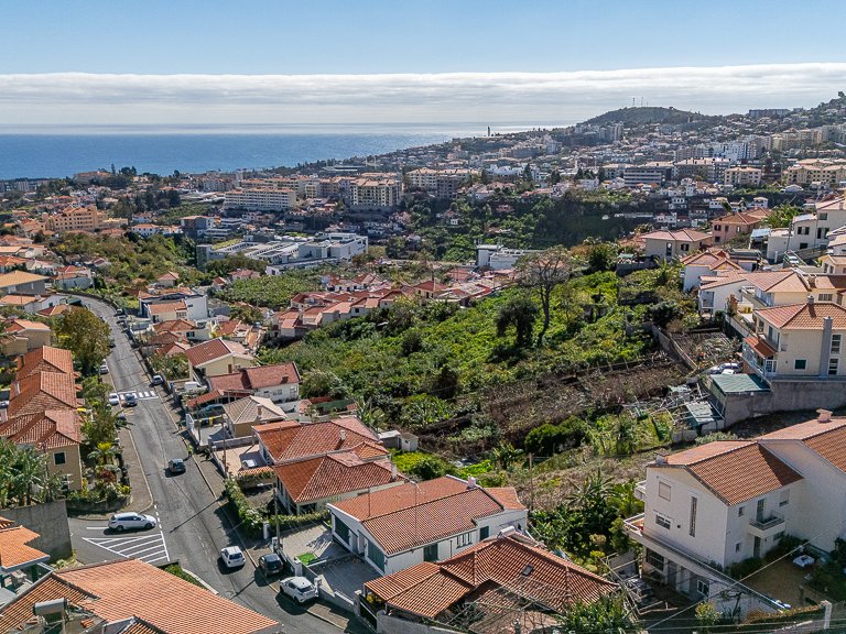 Villa for Sale in Funchal, Ilha Da Madeira, Portugal 26