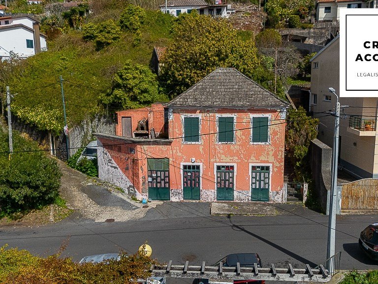 Villa for Sale in Funchal, Ilha Da Madeira, Portugal 1