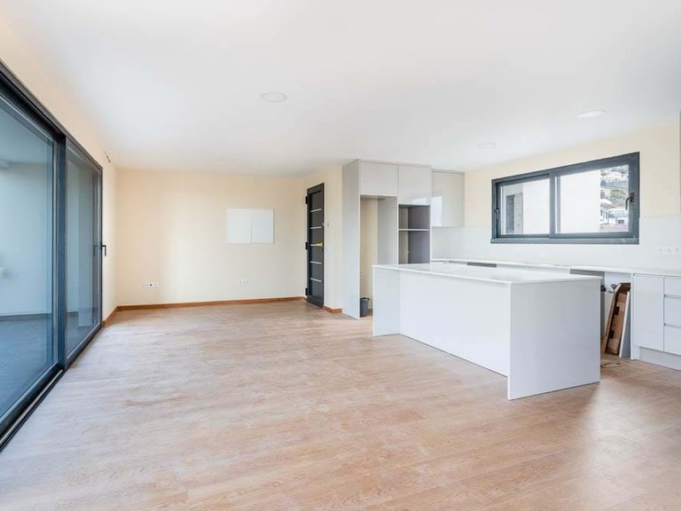 Apartment for Sale in Funchal, Ilha Da Madeira, Portugal 7