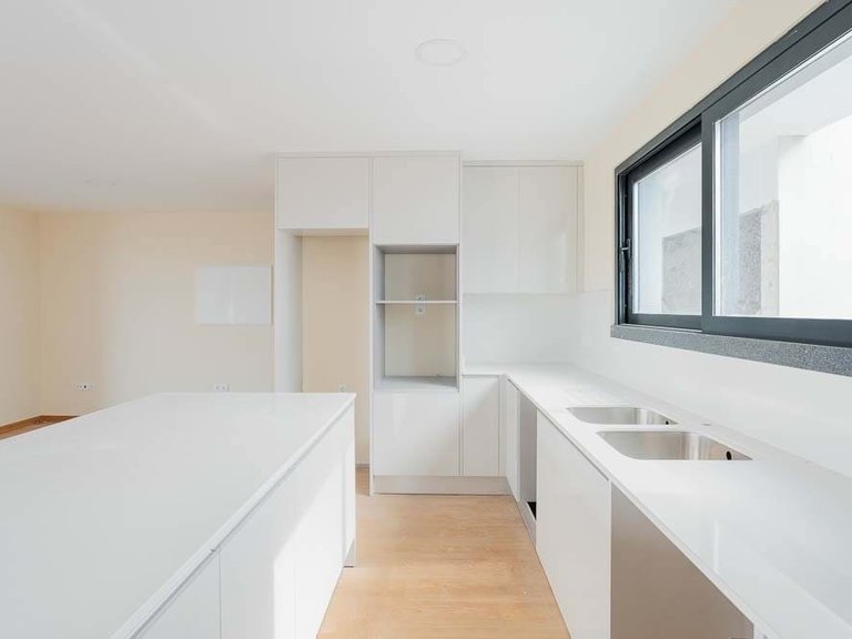 Apartment for Sale in Funchal, Ilha Da Madeira, Portugal 10