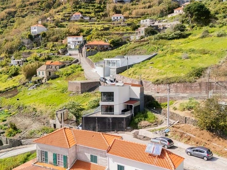 Villa for Sale in Ribeira Brava, Ilha Da Madeira, Portugal 4