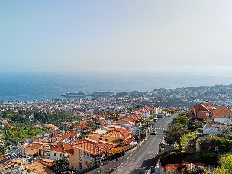 Villa for Sale in Funchal, Ilha Da Madeira, Portugal 2