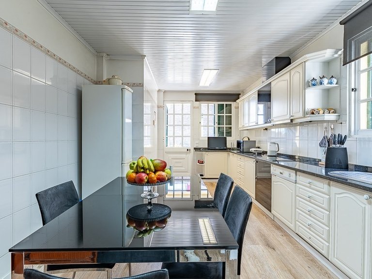Villa for Sale in Funchal, Ilha Da Madeira, Portugal 28