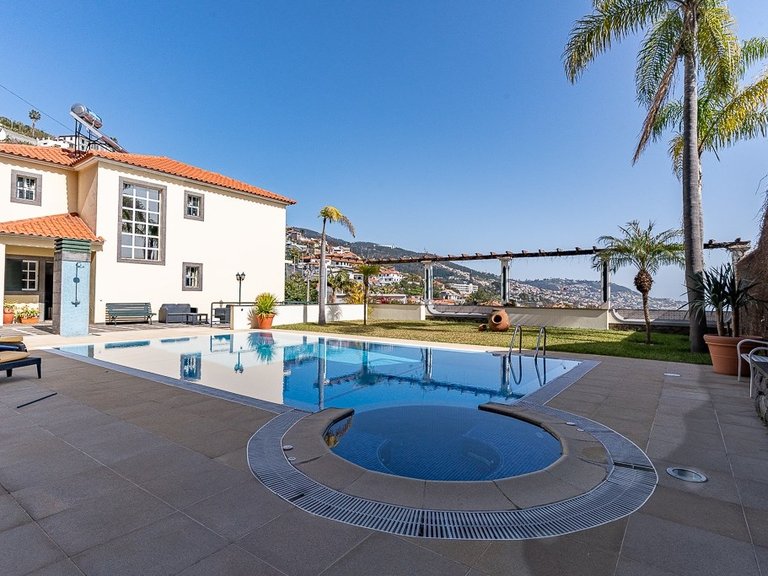 Villa for Sale in Funchal, Ilha Da Madeira, Portugal 35