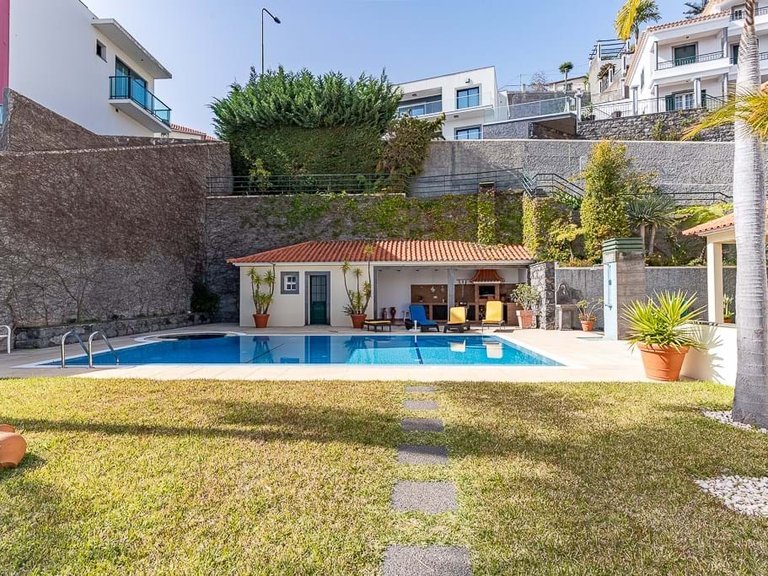 Villa for Sale in Funchal, Ilha Da Madeira, Portugal 32