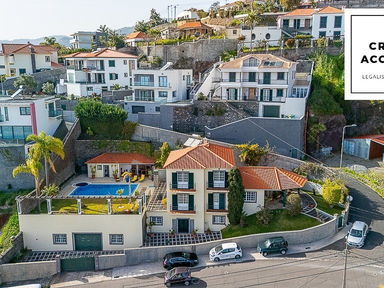 Villa for Sale in Funchal, Ilha Da Madeira, Portugal 1